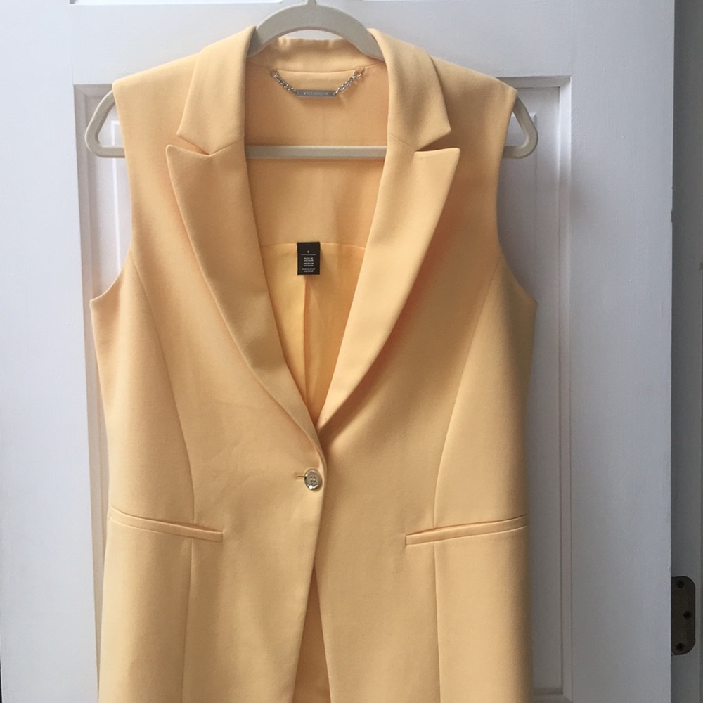 White House Black Market sleeveless blazer